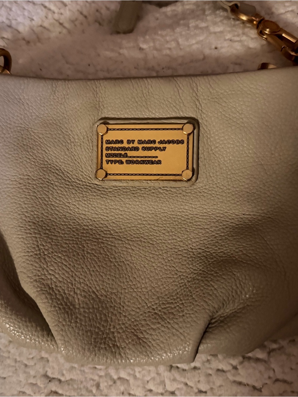Marc by Marc Jacobs Cream Pebbled Leather Shoulder Bag with Gold Plaque